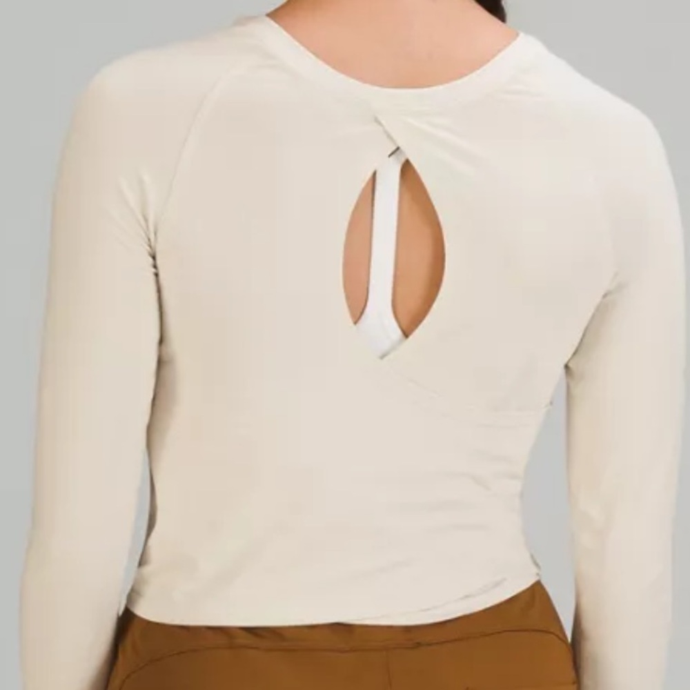 Lululemon LA Keyhole Reversible Long Sleeve Top in Ripened Raspberry - Picture 10 of 11